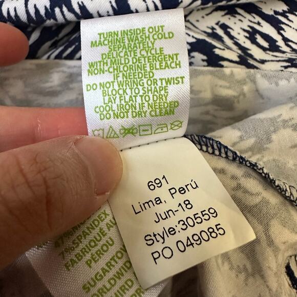 LILLY PULITZER Long Sleeve Top Blue White Ikat Twist Front Knit Boho - Picture 9 of 10